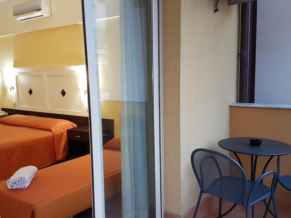 Hotel Orizzonte Letoianni Exterior foto