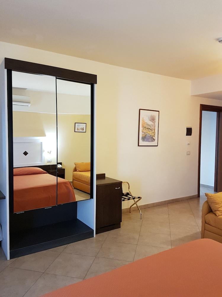 Hotel Orizzonte Letoianni Exterior foto