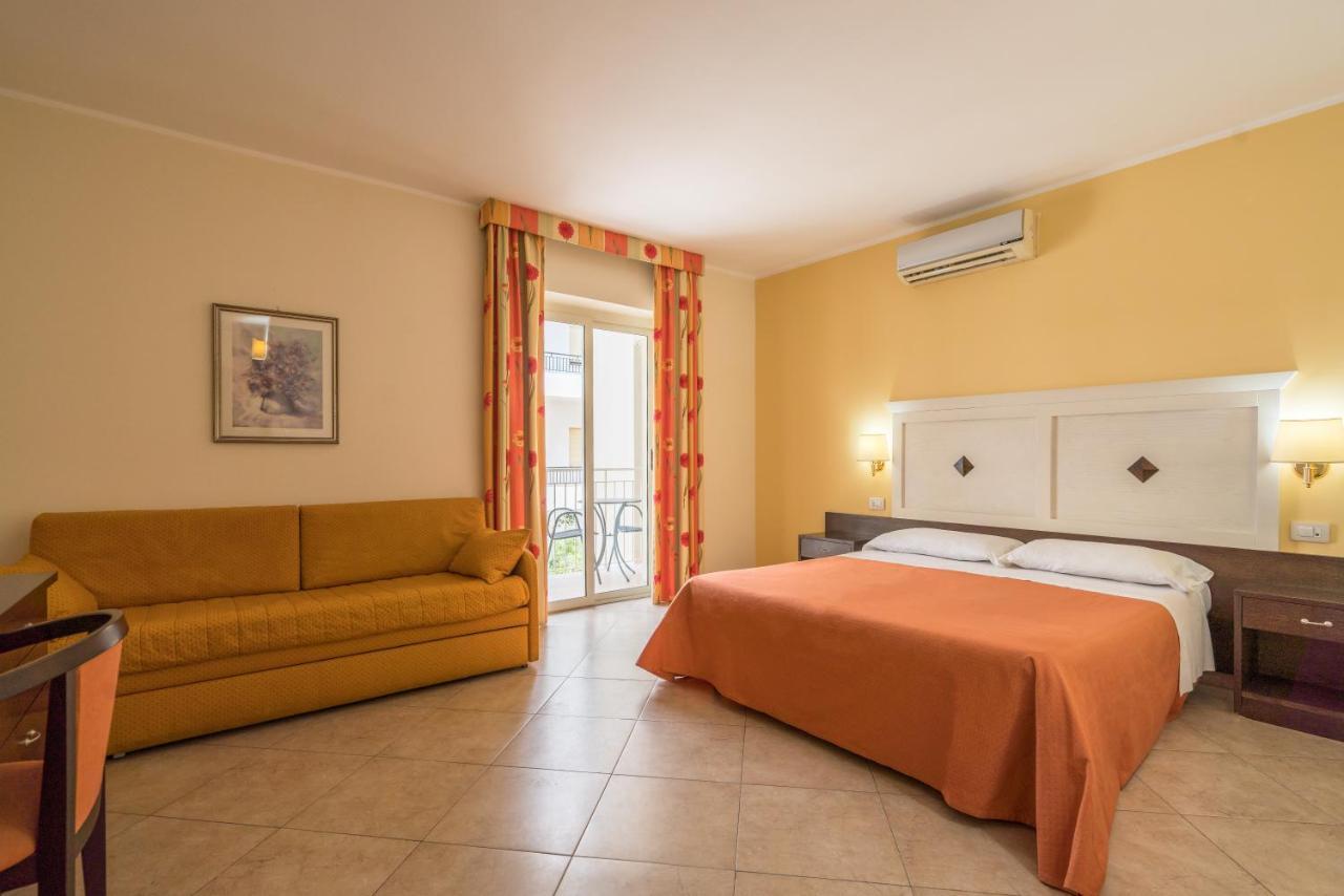 Hotel Orizzonte Letoianni Exterior foto